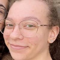 Sitter Profile Image: Izabela F.