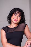 Sitter Profile Image: Sara V.