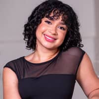 Sitter Profile Image: Sara V.