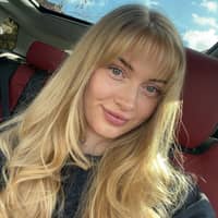 Sitter Profile Image: Ellena B.