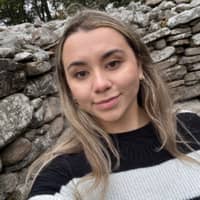 Sitter Profile Image: Denise V.