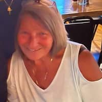 Sitter Profile Image: Lynda O.