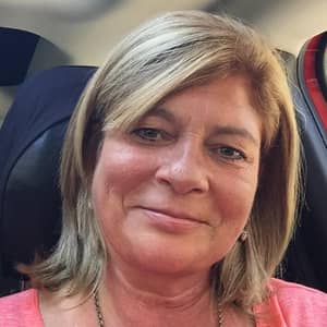 Lynne W.