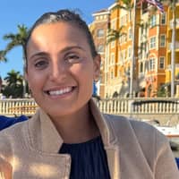 Sitter Profile Image: Liza H.