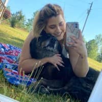 Sitter Profile Image: Daniella E.