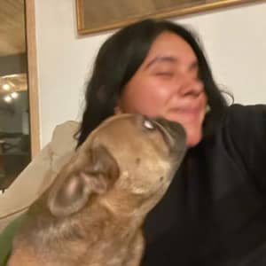 Sitter Profile Image: Laura V.