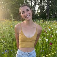 Sitter Profile Image: Zoë C.