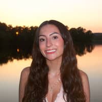 Sitter Profile Image: Isabella N.