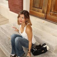 Sitter Profile Image: Isabella R.