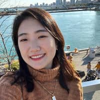 Sitter Profile Image: Elina L.