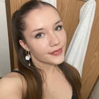 Sitter Profile Image: Hannah F.