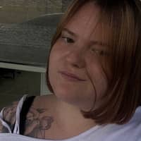 Sitterprofilbild: Yasmine L.