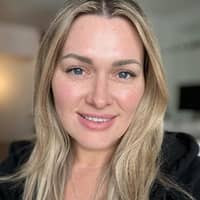 Sitter Profile Image: Christine F.