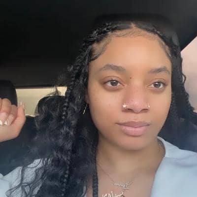 Sitter Profile Image: Leonna R.