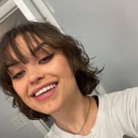 Sitter Profile Image: Zoë F.