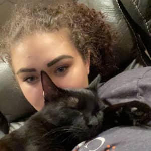 Sitter Profile Image: Leah R.