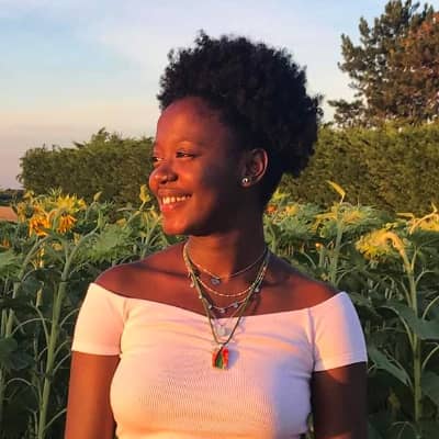 Sitterprofilbild: Nadia F.