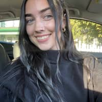 Sitter Profile Image: Alyssa Roy