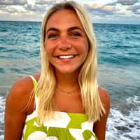 Sitter Profile Image: Isabella K.