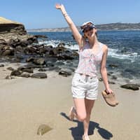 Sitter Profile Image: Lindsay S.