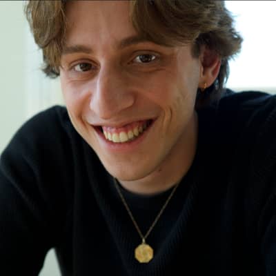 Sitter Profile Image: Eli R.