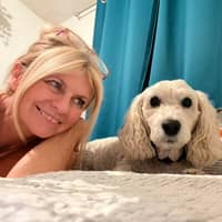 Sitter Profile Image: Robyn H.