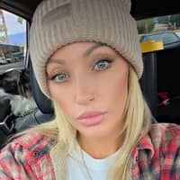 Sitter Profile Image: Courtney H.