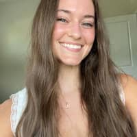 Sitter Profile Image: Abigail L.