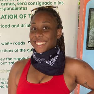 Sitter Profile Image: Lasaundra K.