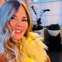 Sitter Profile Image: Deborah M.