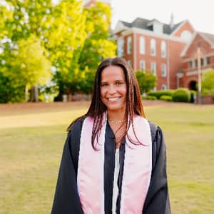 Sitter Profile Image: Evelyn P.