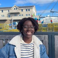 Sitter Profile Image: Leslie M.