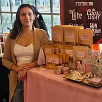 Sitter Profile Image: Monica