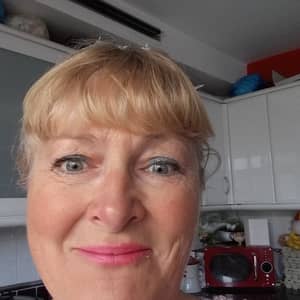 Lynne W.