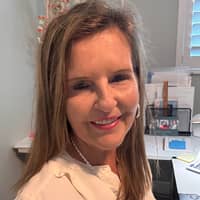 Sitter Profile Image: Linda F.