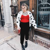 Sitter Profile Image: Summer J.