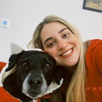 Sitter Profile Image: Nathalia L.