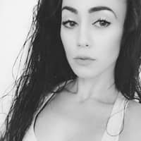 Sitter Profile Image: Laura T.