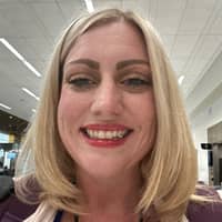 Sitter Profile Image: Mia H.