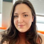 Sitter Profile Image: Nina L.