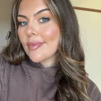 Sitter Profile Image: esma g.