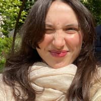 Sitter Profile Image: Yumi L.