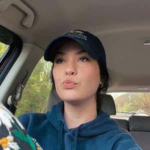 Sitter Profile Image: Isabel T.