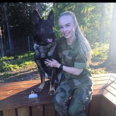Profilbilde av hundepasser: Julie S.