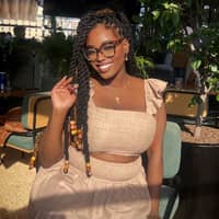 Sitter Profile Image: Nia P.