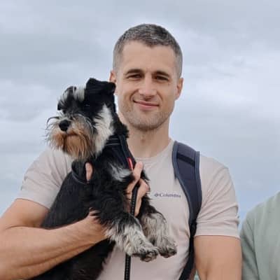 Sitter Profile Image: Luke R.