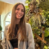 Sitter Profile Image: Olivia P.