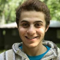 Sitter Profile Image: Ari W.