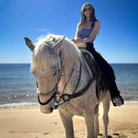 Sitter Profile Image: Alyssa L.