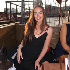 Sitter Profile Image: Scarlett F.